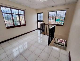 Se vende casa esquinera con uso de suelo mixto en mercedes norte 23-387