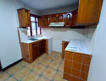 Se vende casa esquinera con uso de suelo mixto en mercedes norte 23-387