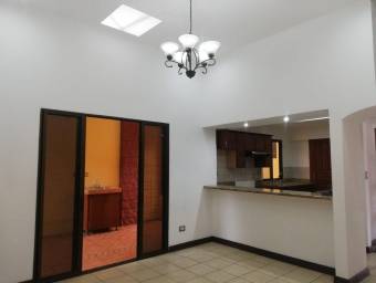 Casa en Venta en Belén, Heredia. RAH 23-495