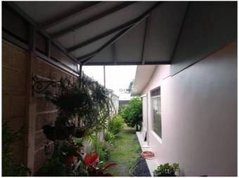 Se vende casa en una planta condominio Las Flores Heredia #1768