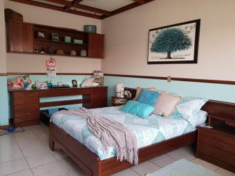 Casa en venta en Alajuela Centro. RAH 21-1138