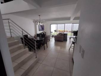 Casa en venta en Santo Domingo, Heredia. RAH 23-319