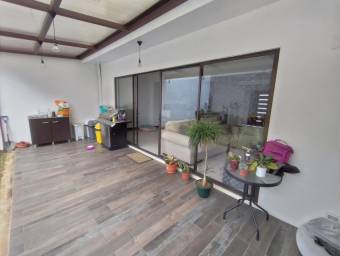 Casa en venta en Santo Domingo, Heredia. RAH 23-319