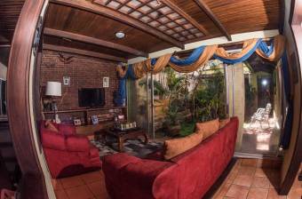 Casa en Venta en Rohrmoser, San José. RAH 21-718