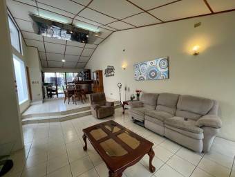 Casa en Venta en Rohrmoser, San José. RAH 22-2643