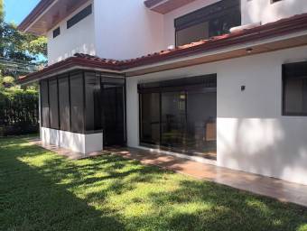 Casa en Venta en Belén, Heredia. RAH 23-642