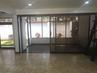 Casa en Venta en Belén, Heredia. RAH 23-642