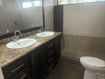 Casa en Venta en Belén, Heredia. RAH 23-642