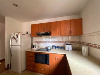 Se alquila lindo y espacioso apartamento en Uruca de San José 24- 322