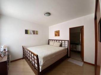 Se alquila lindo y espacioso apartamento en Uruca de San José 24- 322