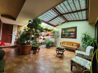 MLS-23-3349 VENTA CASA LOMAS DE AYARCO SAN JOSE