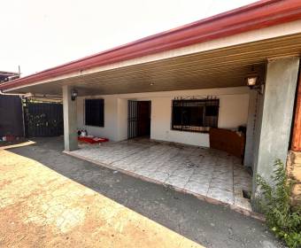 House for sale in Sarchi Norte. Bank-owned, Foreclosed appointed.