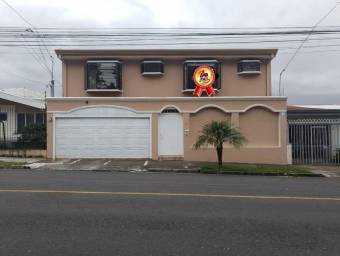 Se vende linda y espaciosa casa en Moravia de San José 23-1323