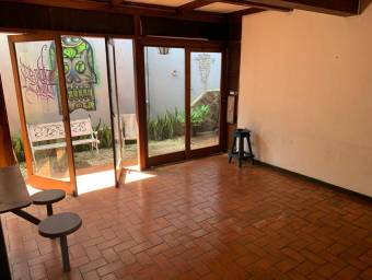 Se vende linda y espaciosa casa en San Pedro de Montes de Oca 23-922