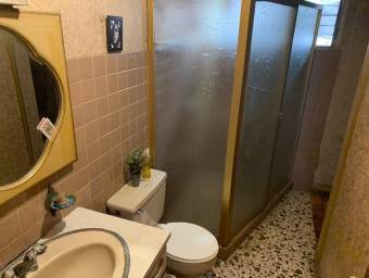 Se vende linda y espaciosa casa en San Pedro de Montes de Oca 23-922