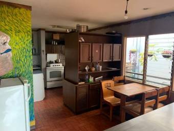 Se vende linda y espaciosa casa en San Pedro de Montes de Oca 23-922