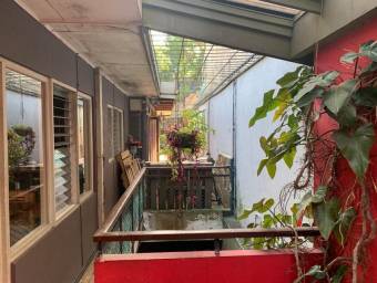 Se vende linda y espaciosa casa en San Pedro de Montes de Oca 23-922