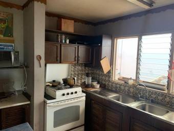 Se vende linda y espaciosa casa en San Pedro de Montes de Oca 23-922