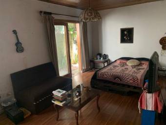 Se vende linda y espaciosa casa en San Pedro de Montes de Oca 23-922