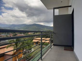 se vende condominio para inversión con 5 casas y 15 apartamentos  en Lindora 23-3249