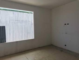 Se vende linda casa con balcón y patio en San Vicente de Moravia 23-1588