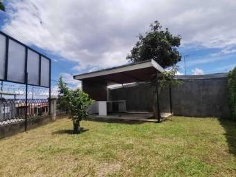 Se vende linda casa con balcón y patio en San Vicente de Moravia 23-1588