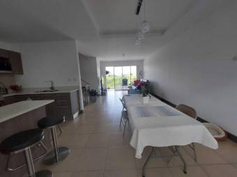 Se vende linda y espaciosa casa con balcón y patio en San Pablo de Heredia 23-3303