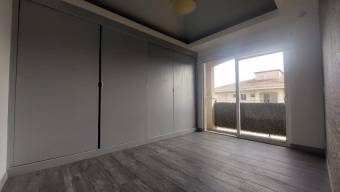 Se vende lindo y espacioso apartamento de 2 pisos en Belén de Heredia 23-2555