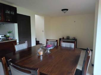 Se vende linda y espaciosa casa con patio en San Sebastián de San José 23-3457