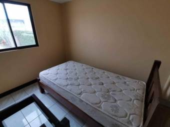 Se vende hermosa y espaciosa casa con 1 apartamento Lomas de Ayarco 23-1620