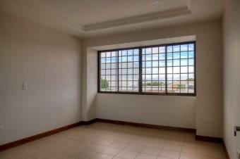 Se vende hermosa y espaciosa casa a estrenar con patio y terraza en Pavas de San José 24-482