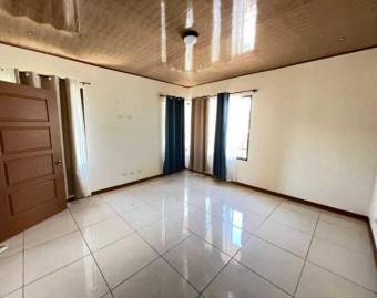 Se vende linda y espaciosa casa con jardín y terraza en lomas de ayarco 24-207