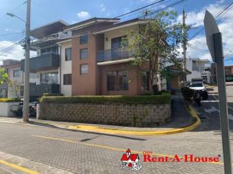 Se vende linda y espaciosa casa con balcón en Ulloa de Heredia 23-2079