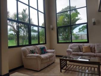 Se vende espaciosa casa con gran lote de mas de 2,400m2 en San Juan de Santa Barbara 23-689