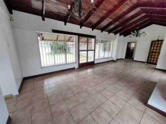 Se vende espaciosa casa con uso de suelo mixto en Mata Redonda de San José 23-196 23-