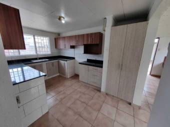 Se vende espaciosa casa con uso de suelo mixto en Mata Redonda de San José 23-196