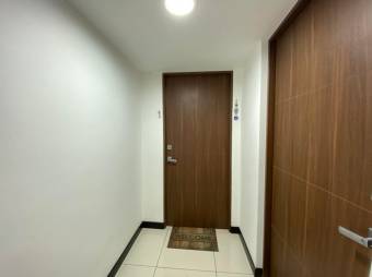 Se alquila lindo y espacioso apartamento en Ulloa de Heredia 24-486