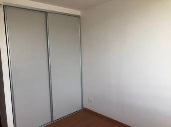 Se alquila lindo y espacioso apartamento en Ulloa de Heredia 24-486