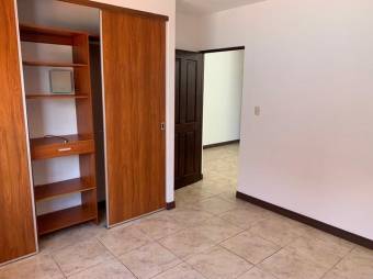 Se vende linda y espaciosa casa con patio en San Pablo de Heredia 24-498