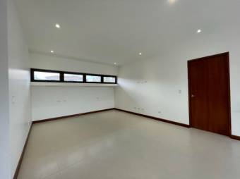 Se vende casa a estrenar en exclusivo condominio ubicada en Ulloa de Heredia 23-650 