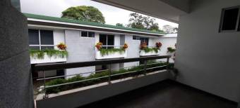 Se alquila linda y espaciosa casa con gran terraza en Bello Horizonte 23-3359
