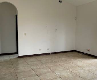 Casa a la venta en el condominio Cerro Colón. Bien adjudicado bancario.