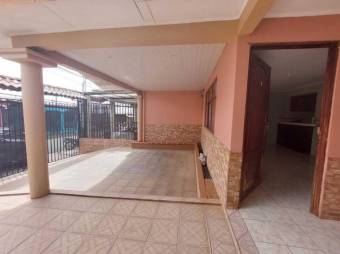 Se vende linda y espaciosa casa en Puraba de Santa Barbara 23-1388