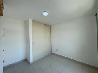 Se vende moderna y espaciosa casa con patio en San Pablo de Heredia 23-397