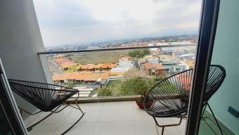 Se vende espacioso apartamento en lindo condominio de San Pablo de Heredia 23-2963