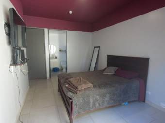 Se vende espacioso apartamento con terraza en San Pablo de Heredia 23-1429