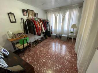 Se vende acogedora casa en Hatillo de San José 24-42