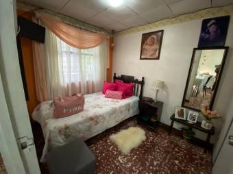 Se vende acogedora casa en Hatillo de San José 24-42