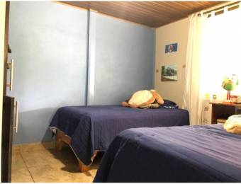 En venta casa independiente en calle sin salida en San Miguel de Naranjo