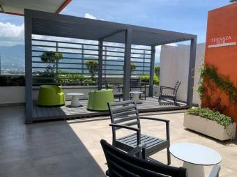 Se vende hermoso apartamento de lujo con amplia terraza en Ulloa de Heredia 24-500